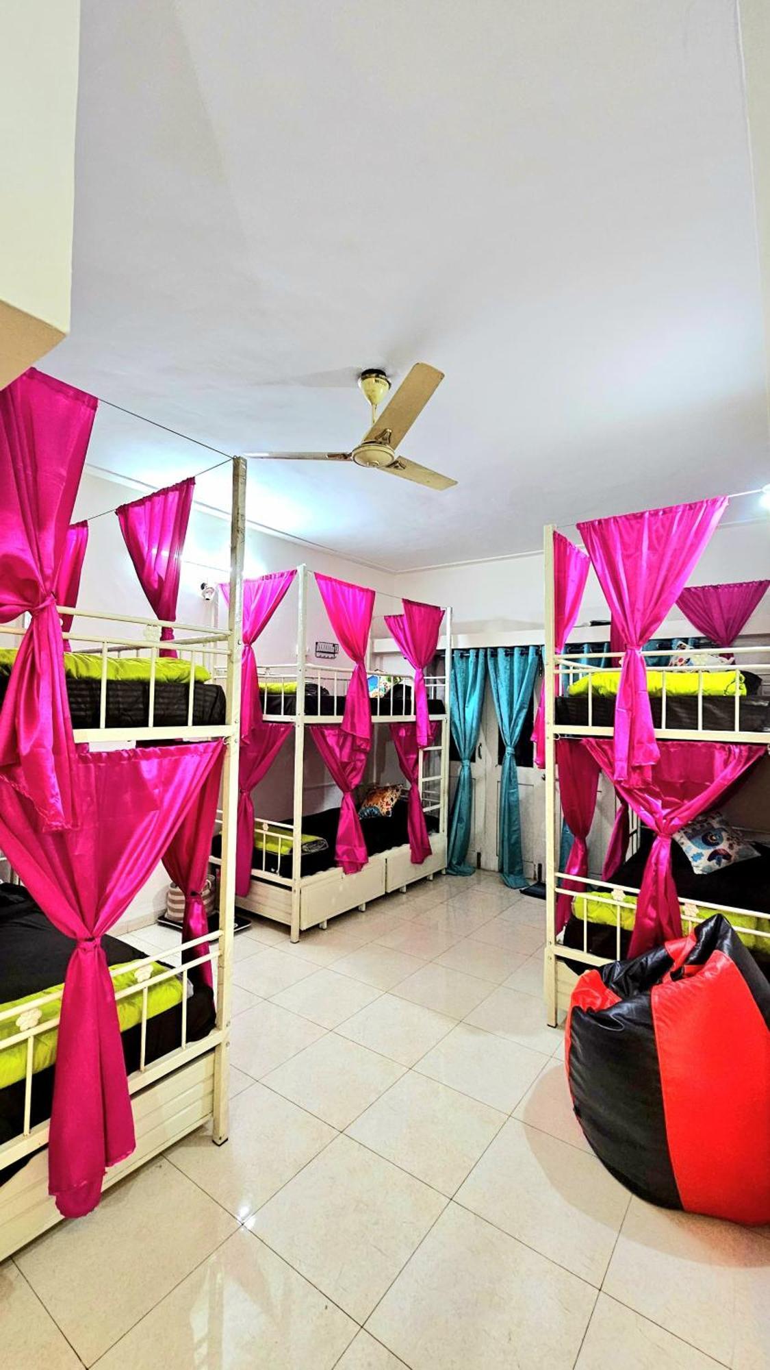 Méribel Village Elephant House - Boutique Hostel & Cowork מראה חיצוני תמונה