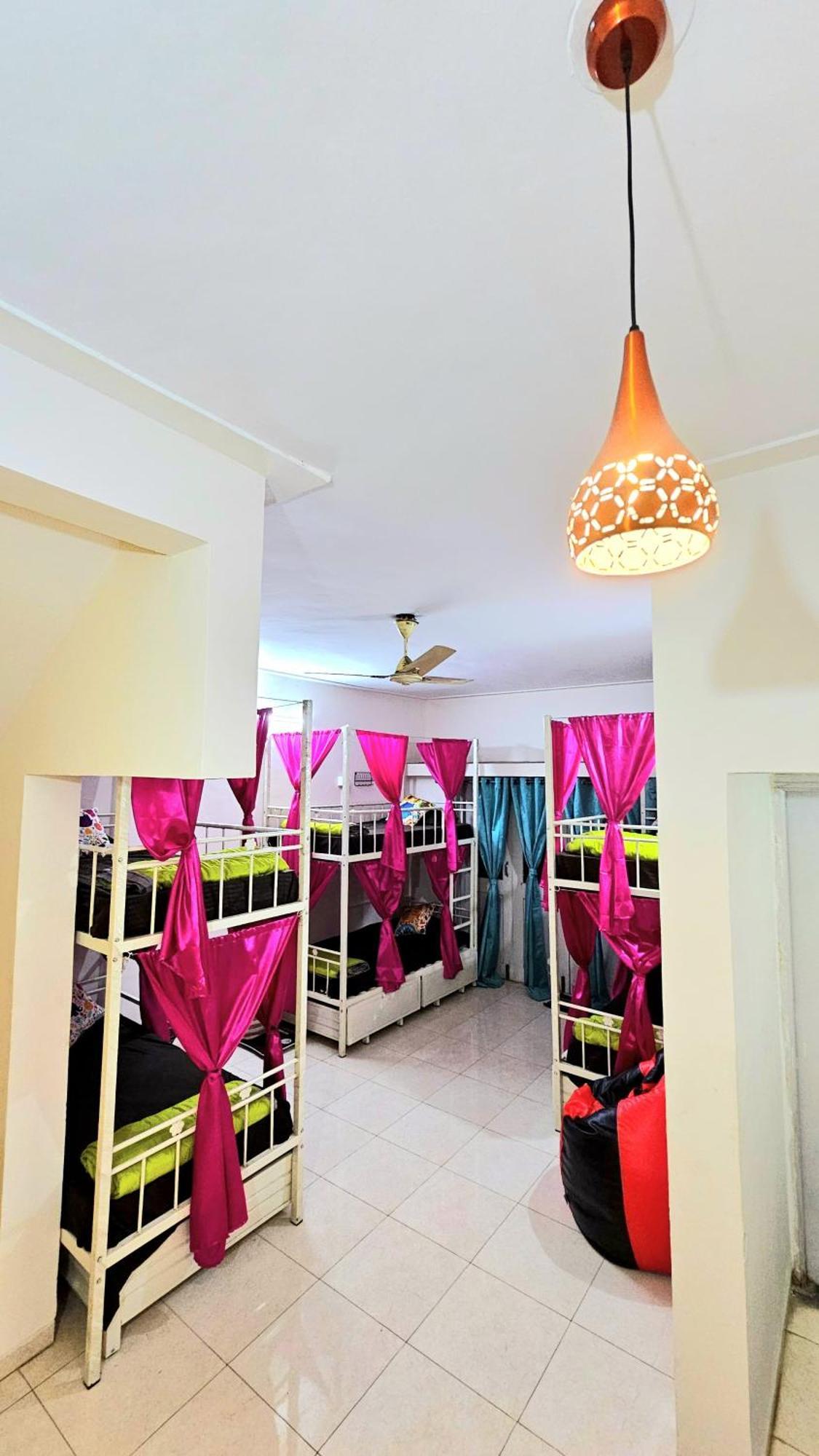 Méribel Village Elephant House - Boutique Hostel & Cowork מראה חיצוני תמונה